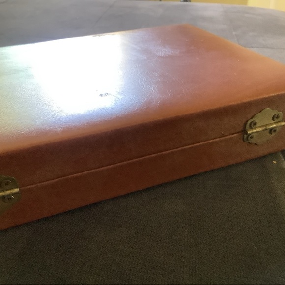 Vintage Travel Small Backgammon Magnetic Set Brown Leatherette Case See Photos - Picture 5 of 9